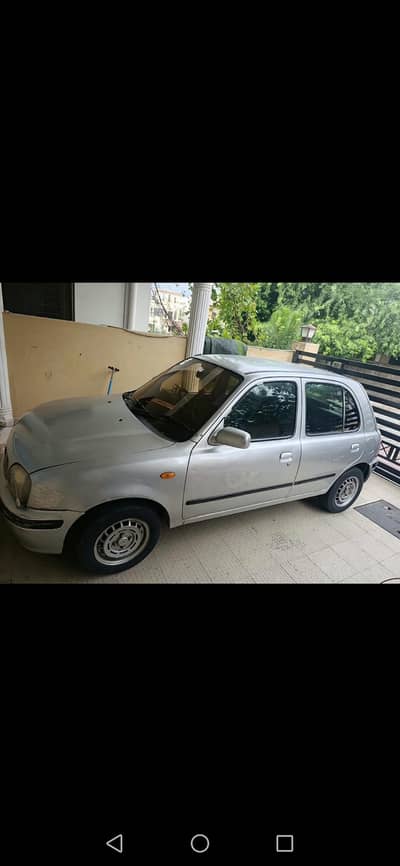 Nissan March 2001