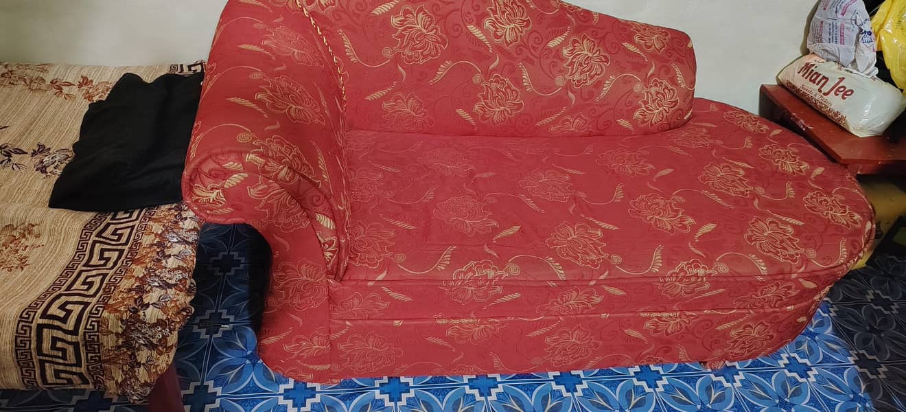 sofa good condition 1