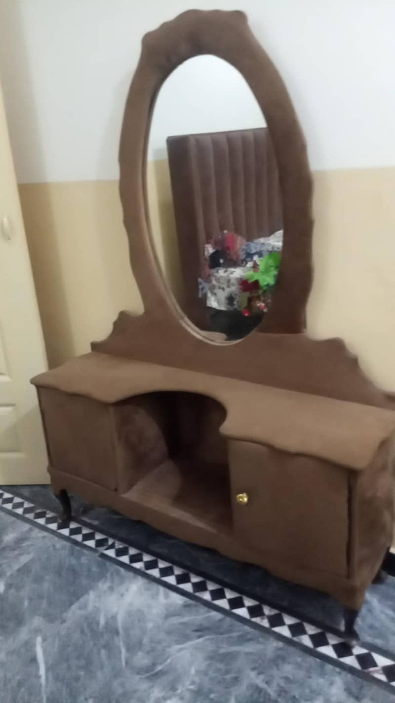 dressing table 0