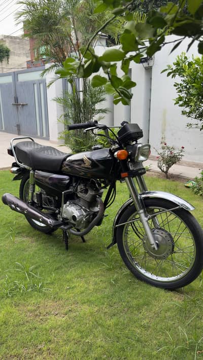 Honda 125 brand new condition first hand