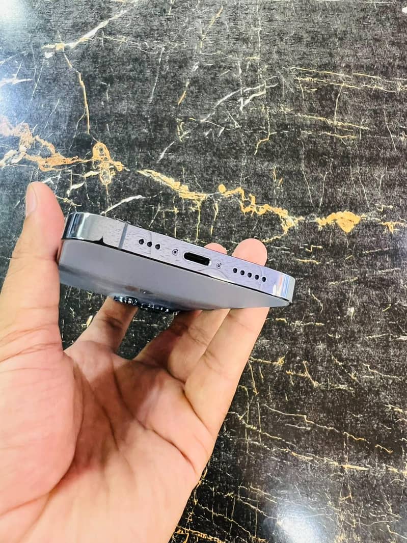 Apple iPhone 13 Pro 6