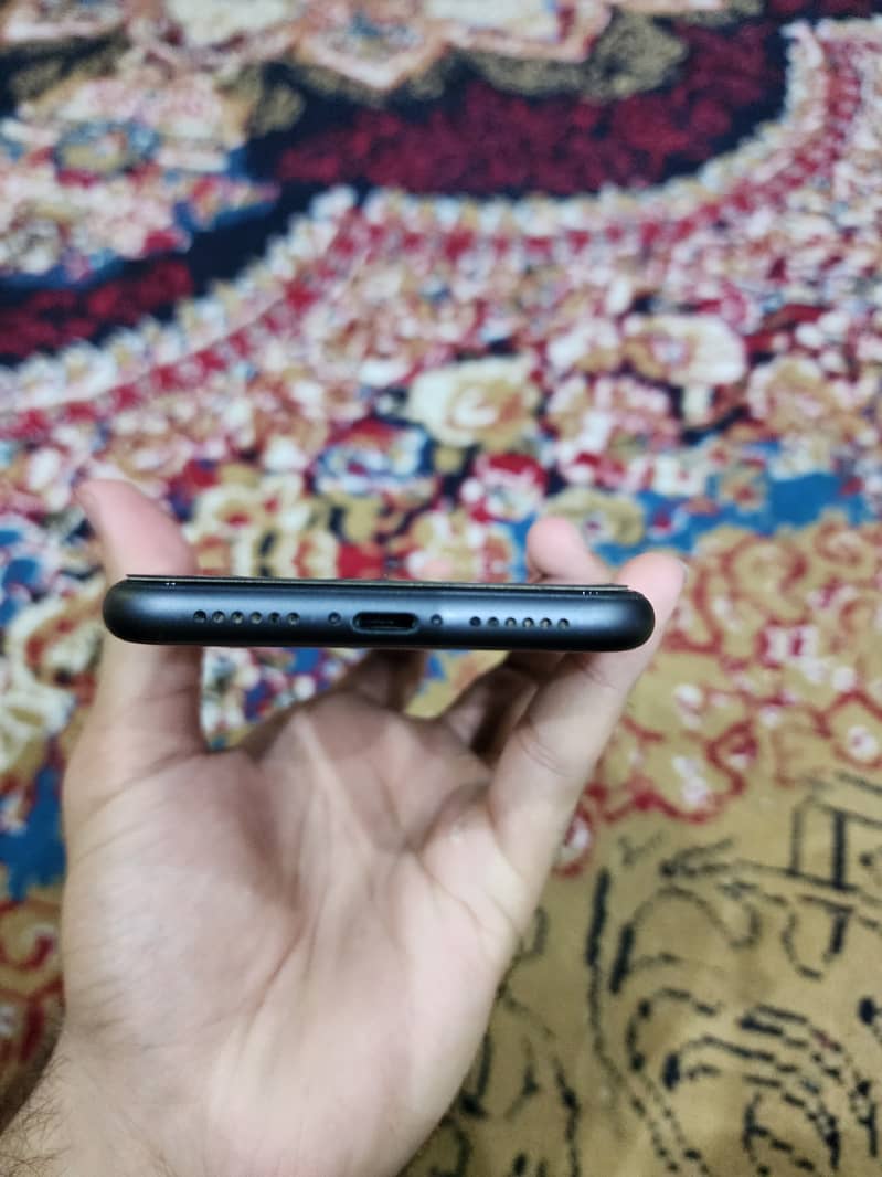 Apple iPhone 11 5