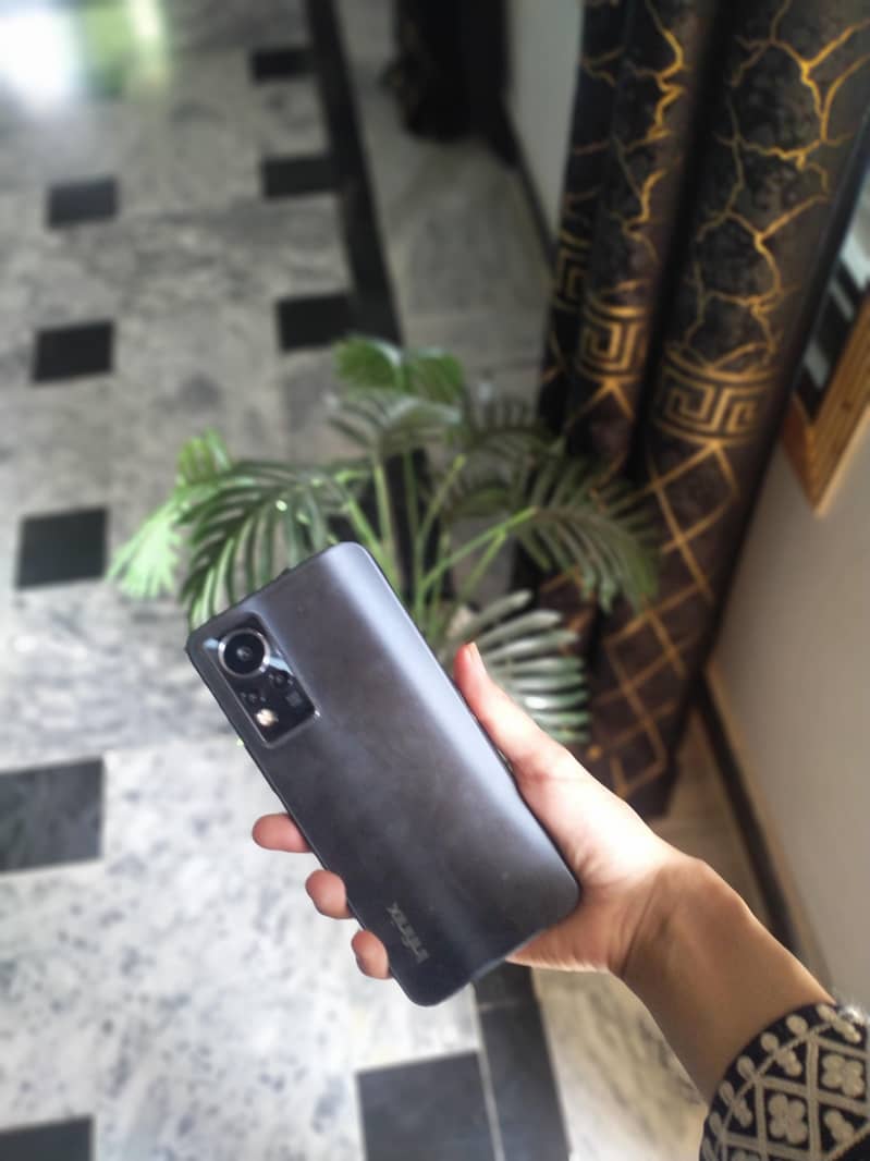 Infinix Note 11 1