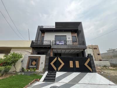 10 Marla brand new model house for sale in Lda avenue 1 block M (original picture)Doubel Hight