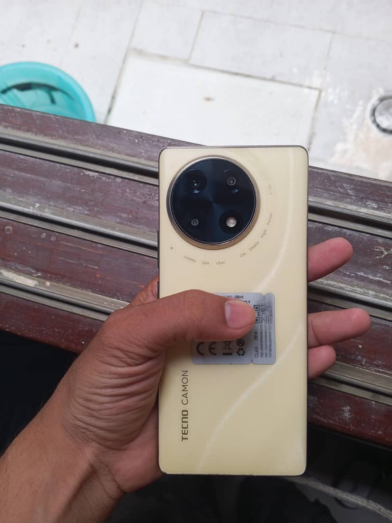 Tecno CAMON 30S 1