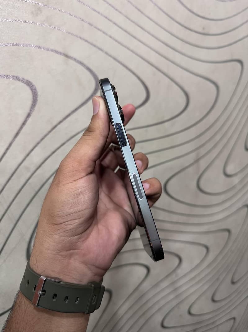 Apple iPhone 13 Pro 1