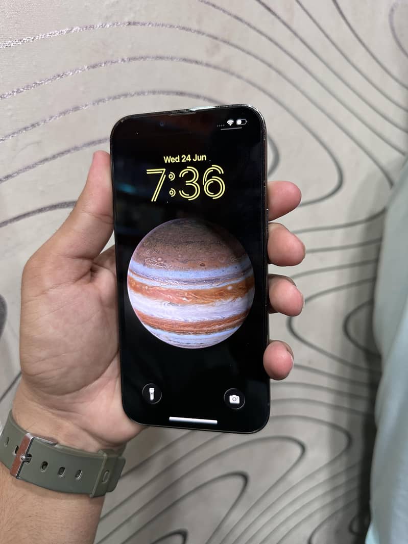 Apple iPhone 13 Pro 3