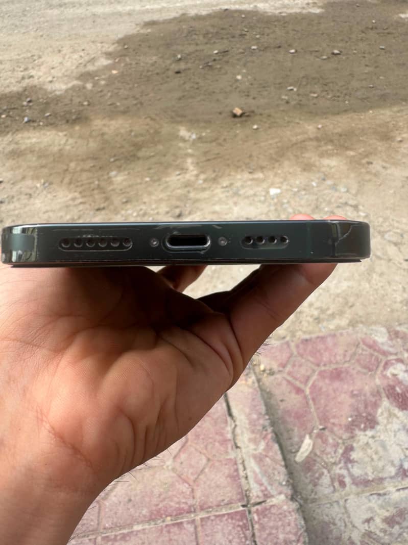 iPhone 13 Pro Max 3