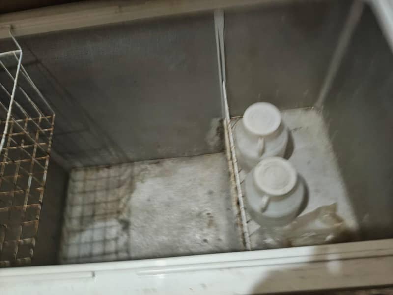 Dawlance deep freezer 1