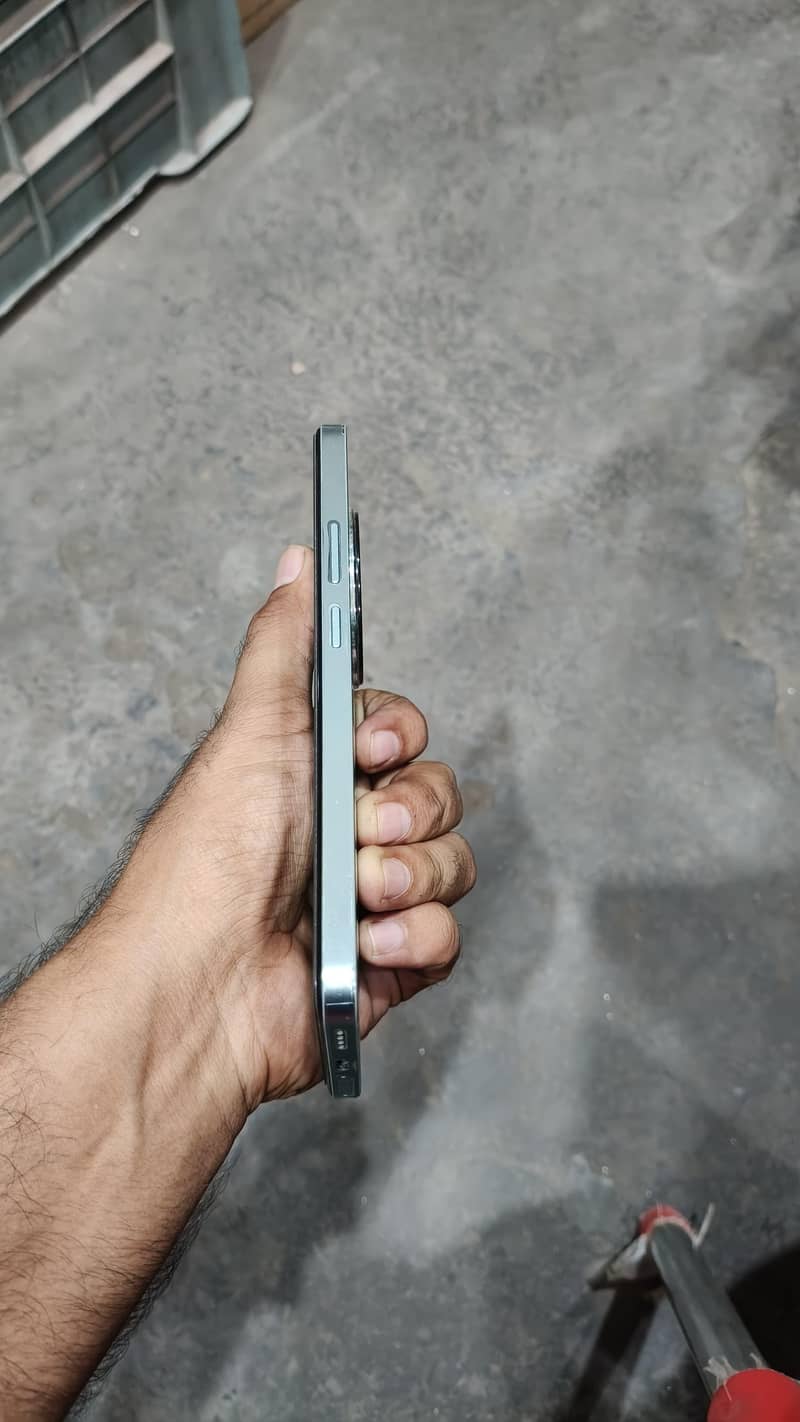 Realme 12 Plus 3