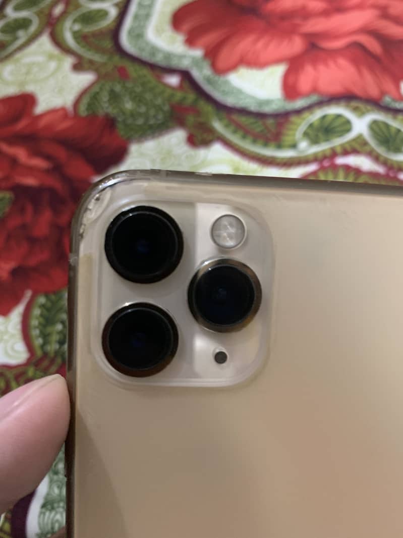 Apple iPhone 11 Pro Max 3