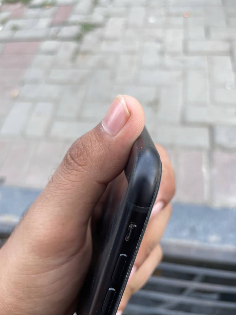 Apple iPhone XR 6