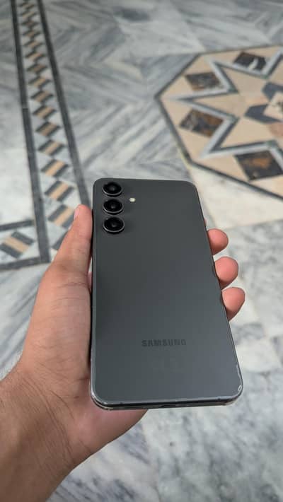 Samsung Mobile S24 fE