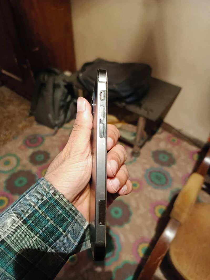 Apple iPhone 12 Pro 4