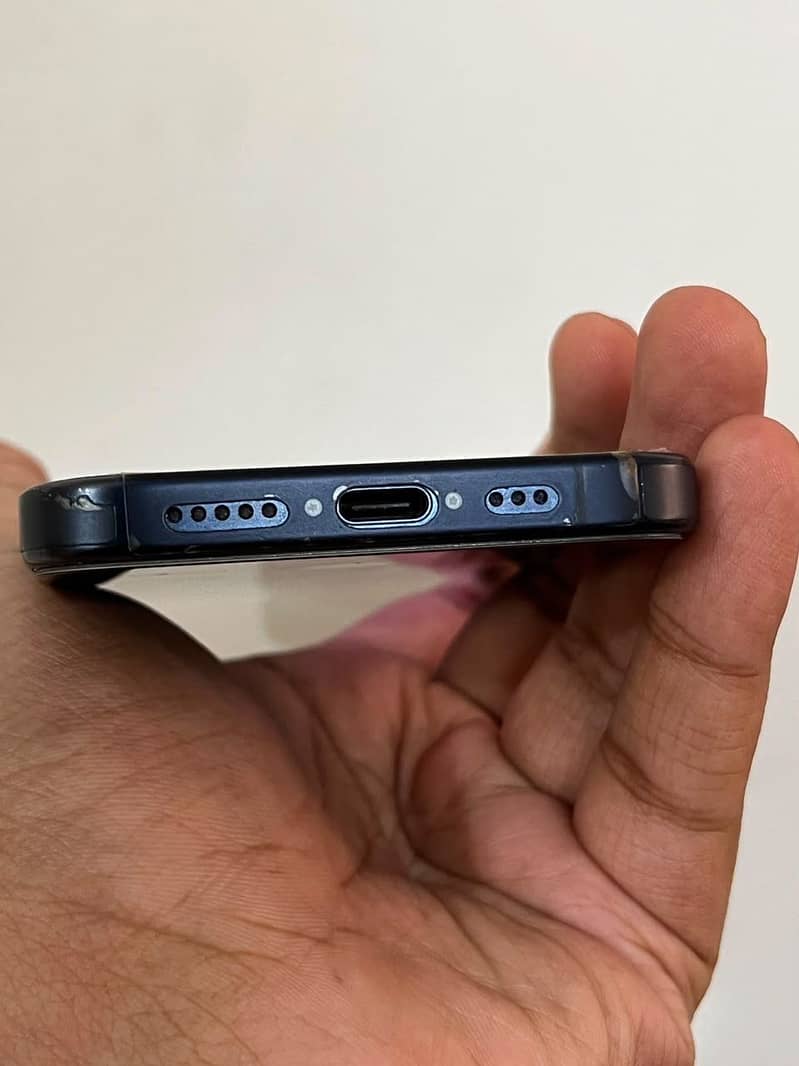 Apple iPhone 15 Pro 2