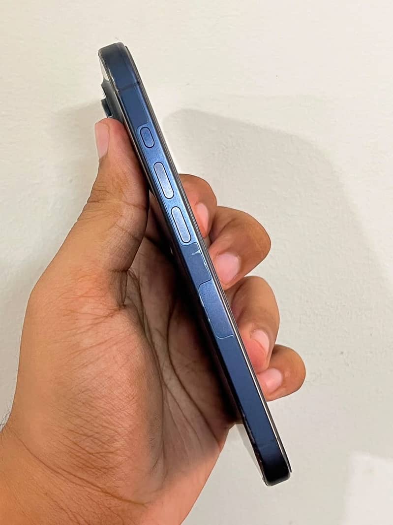 Apple iPhone 15 Pro 9