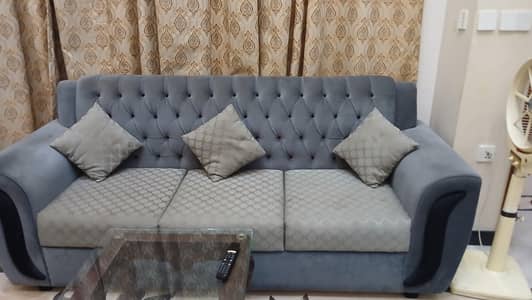 6 seater 3 +2+1 with center table