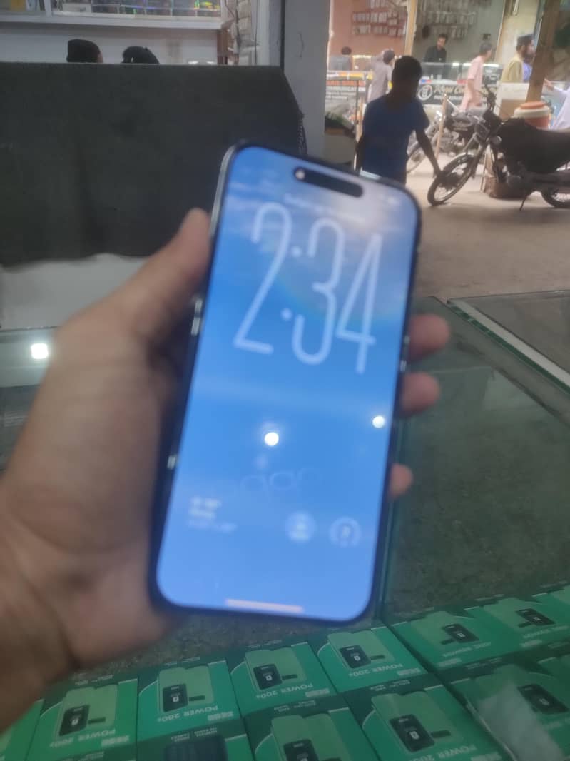 Apple iPhone 14 Pro Max 0