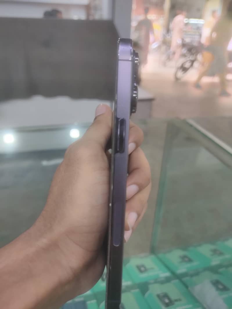 Apple iPhone 14 Pro Max 1