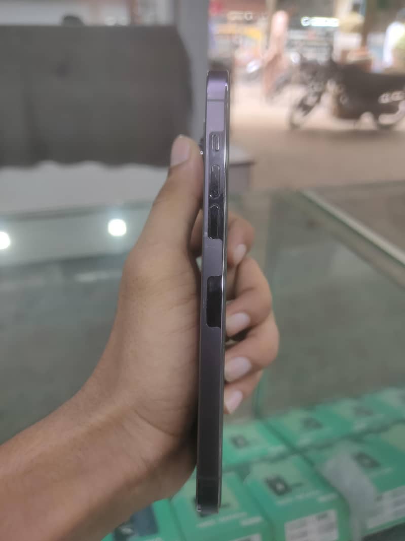 Apple iPhone 14 Pro Max 3
