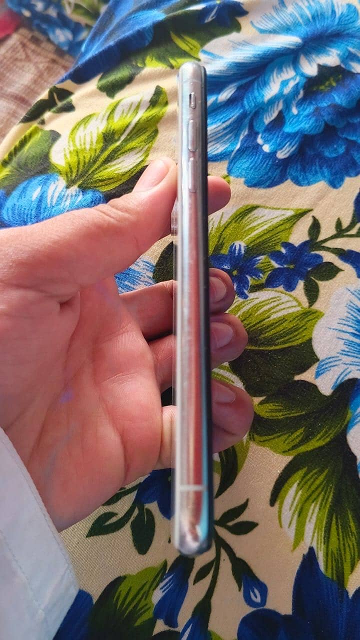 Apple iPhone X 2