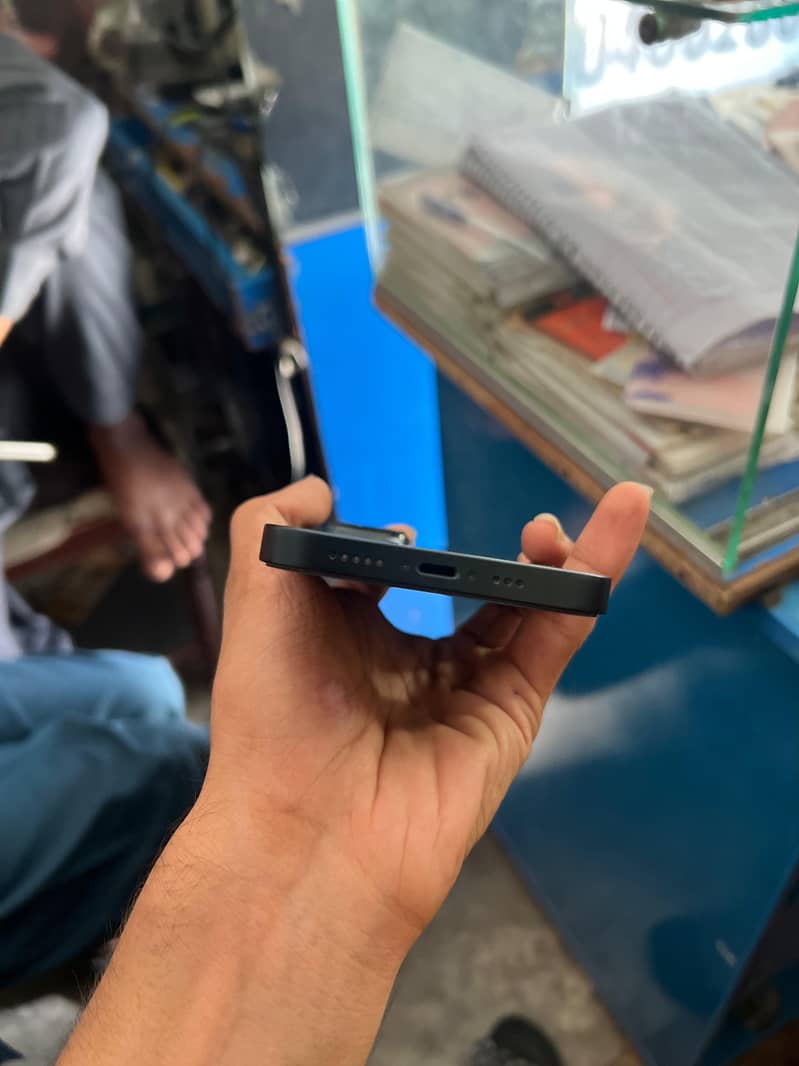 Apple iPhone 14 5