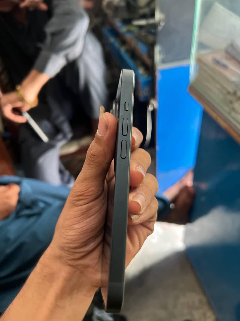 Apple iPhone 14 9