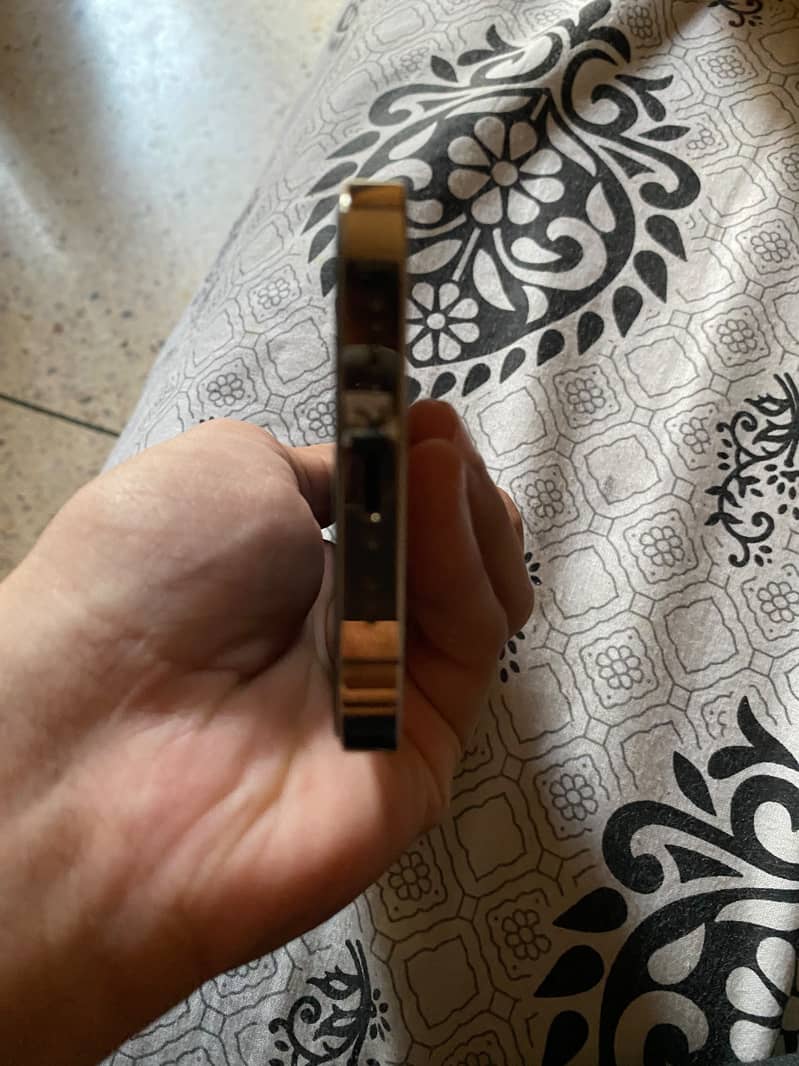 Apple iPhone 12 Pro 2