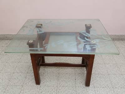 4 seater dining table with solid glass top. Whatsapp 03373195090