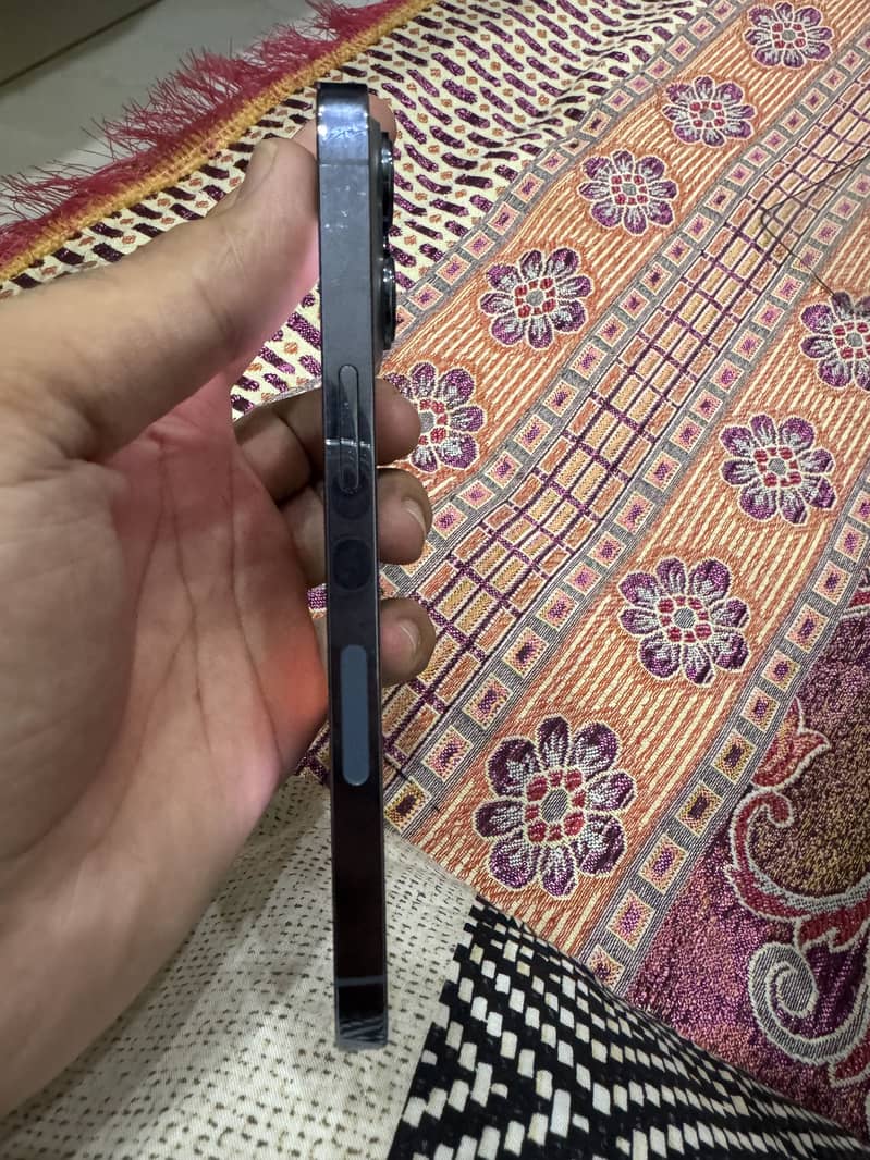 Apple iPhone 13 Pro 1