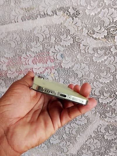 vivo y100