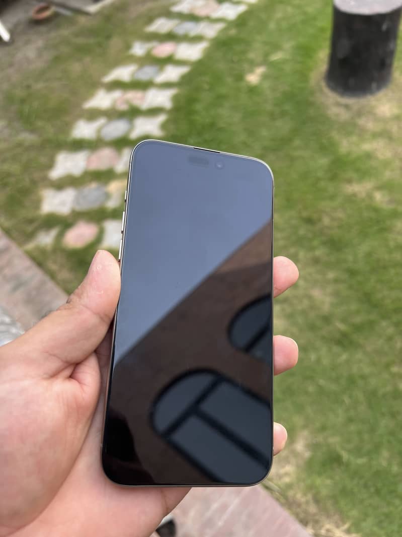 Iphone 15 pro max 5
