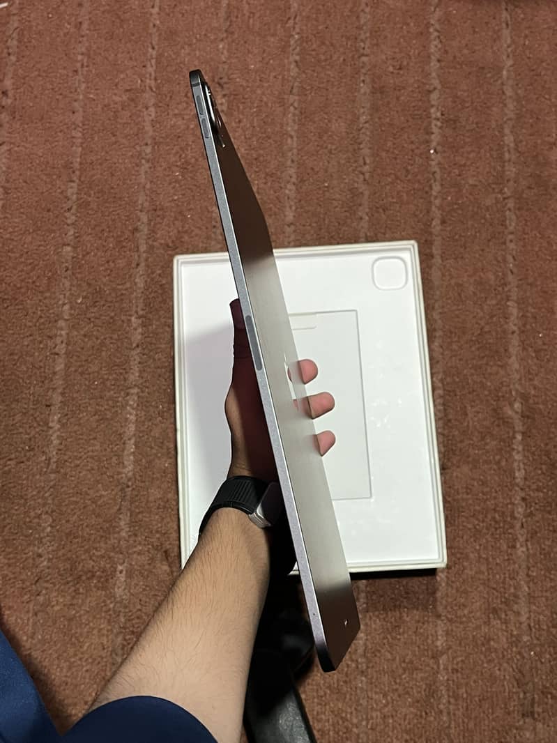 Ipad m4 12.9 inch 4