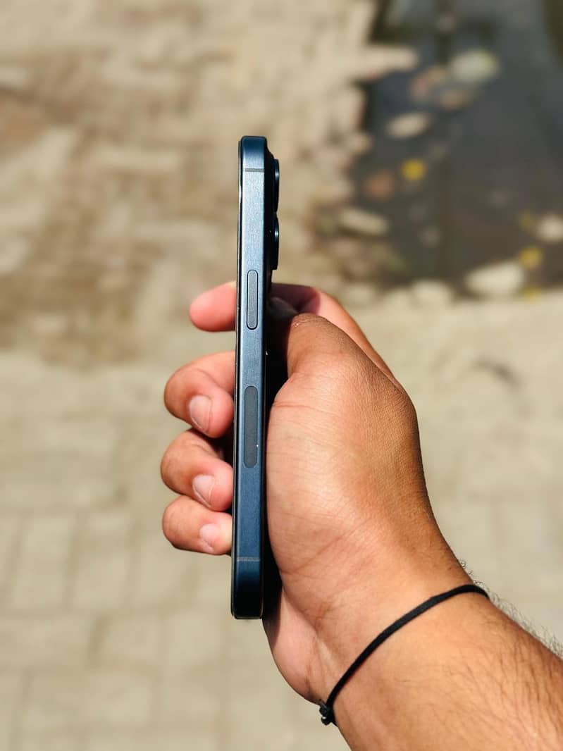 Apple iPhone 15 Pro 1