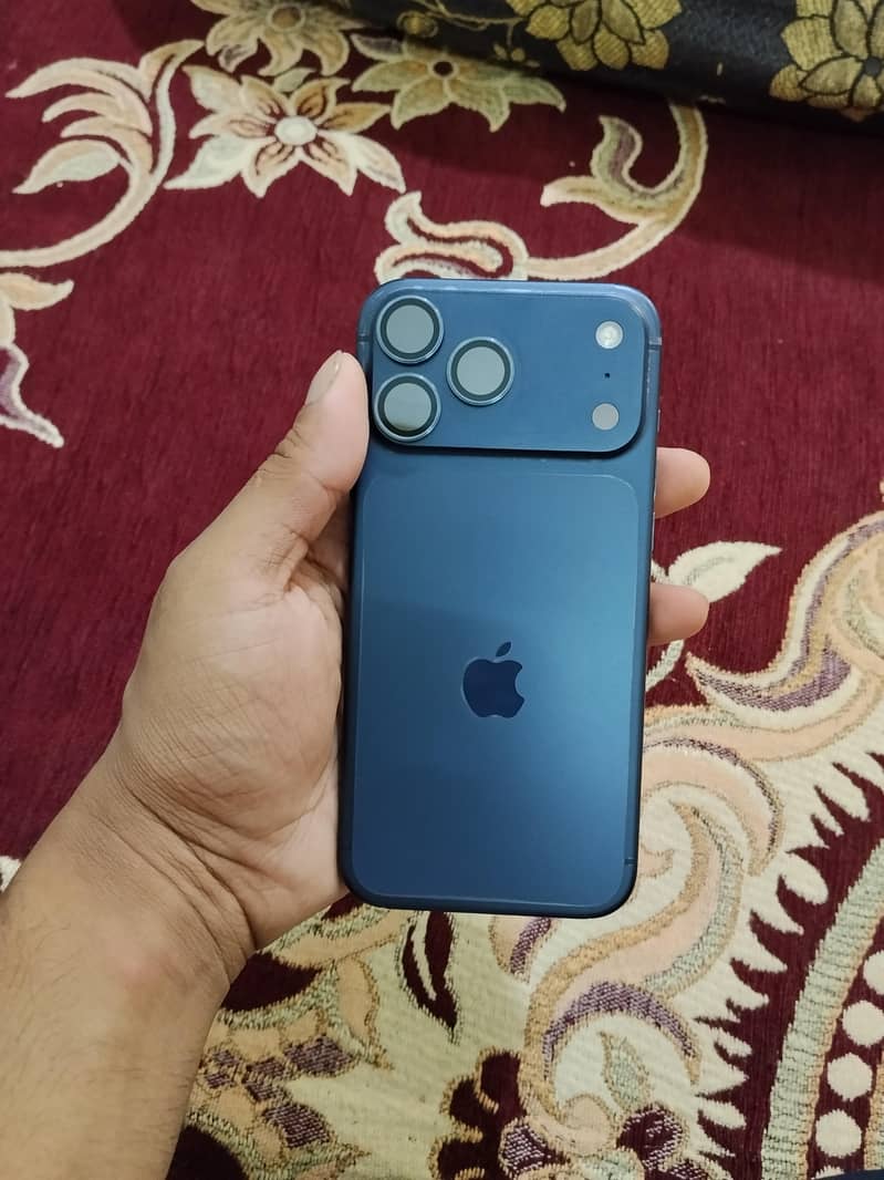 Apple iPhone 17 Pro Max 1