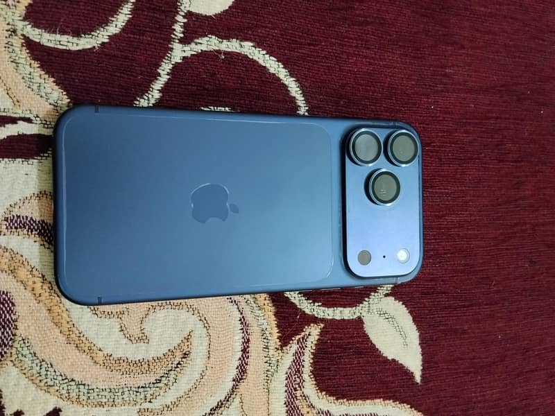 Apple iPhone 17 Pro Max 6