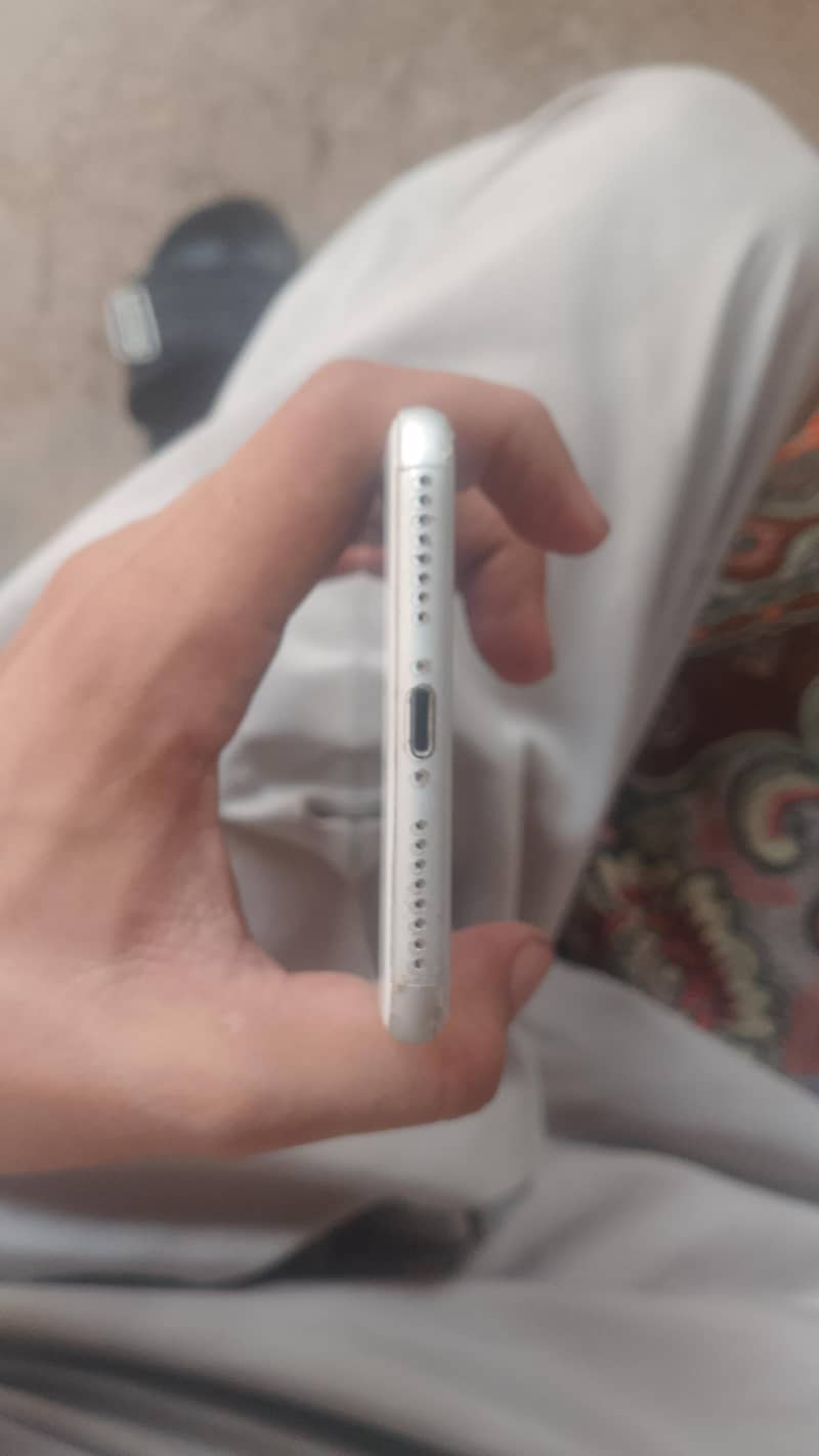 Apple iPhone 8 Plus 5