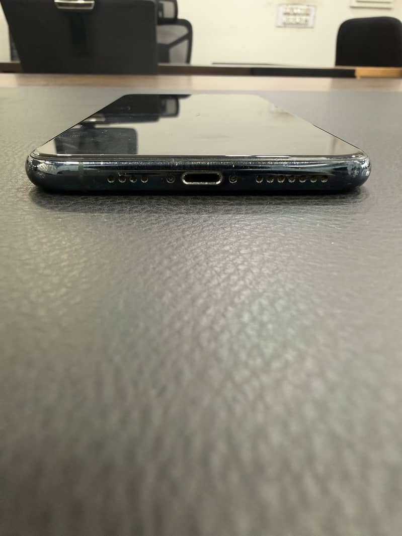 Apple iPhone 11 Pro Max 1