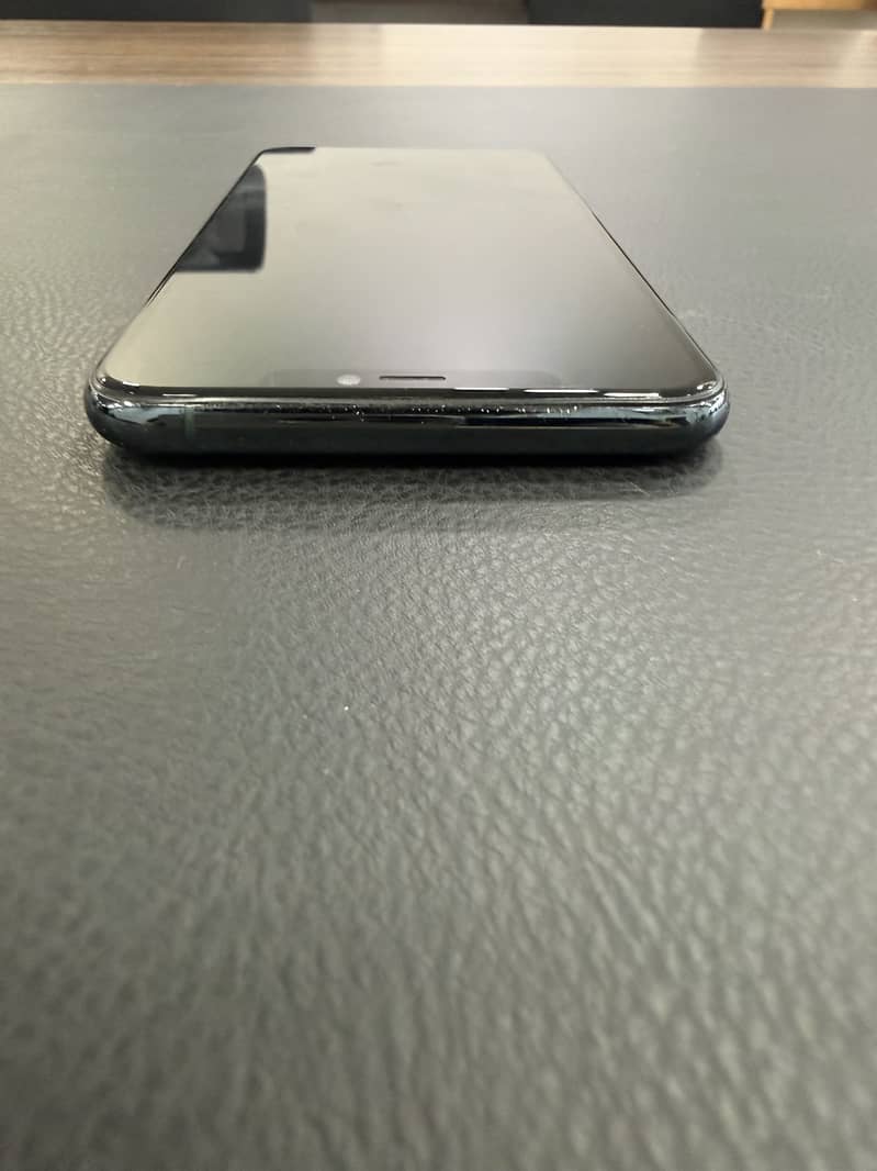 Apple iPhone 11 Pro Max 2