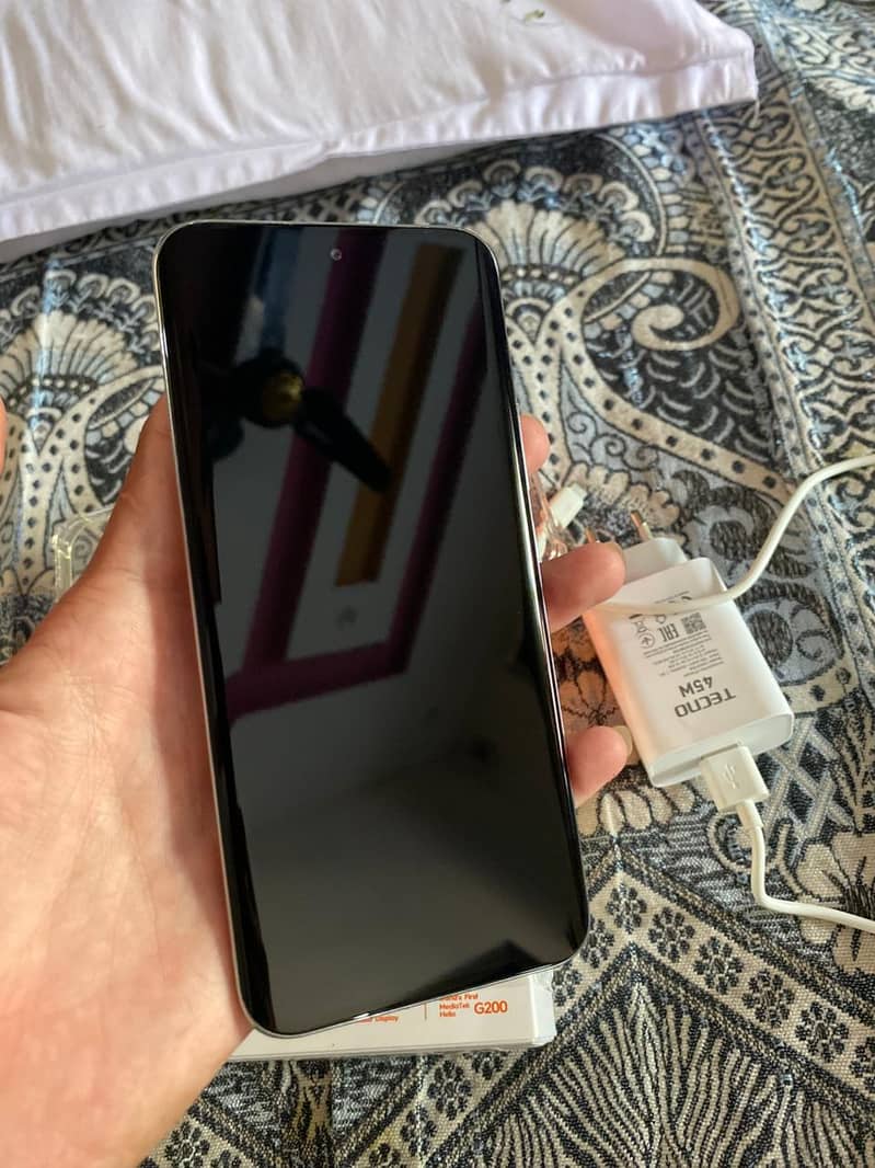 spark 40 pro 1