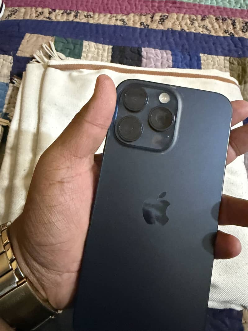 Apple iPhone 15 Pro Max 1