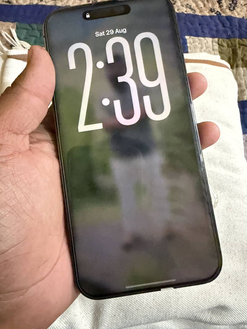 Apple iPhone 15 Pro Max 4