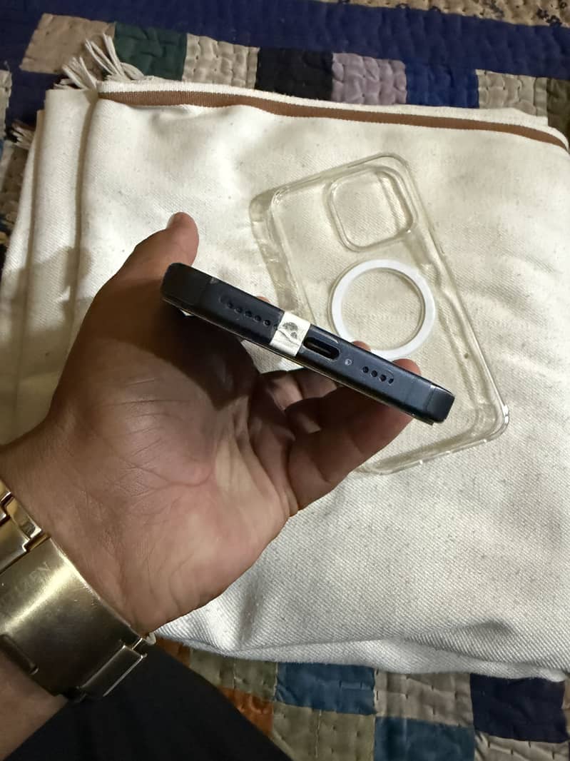 Apple iPhone 15 Pro Max 7