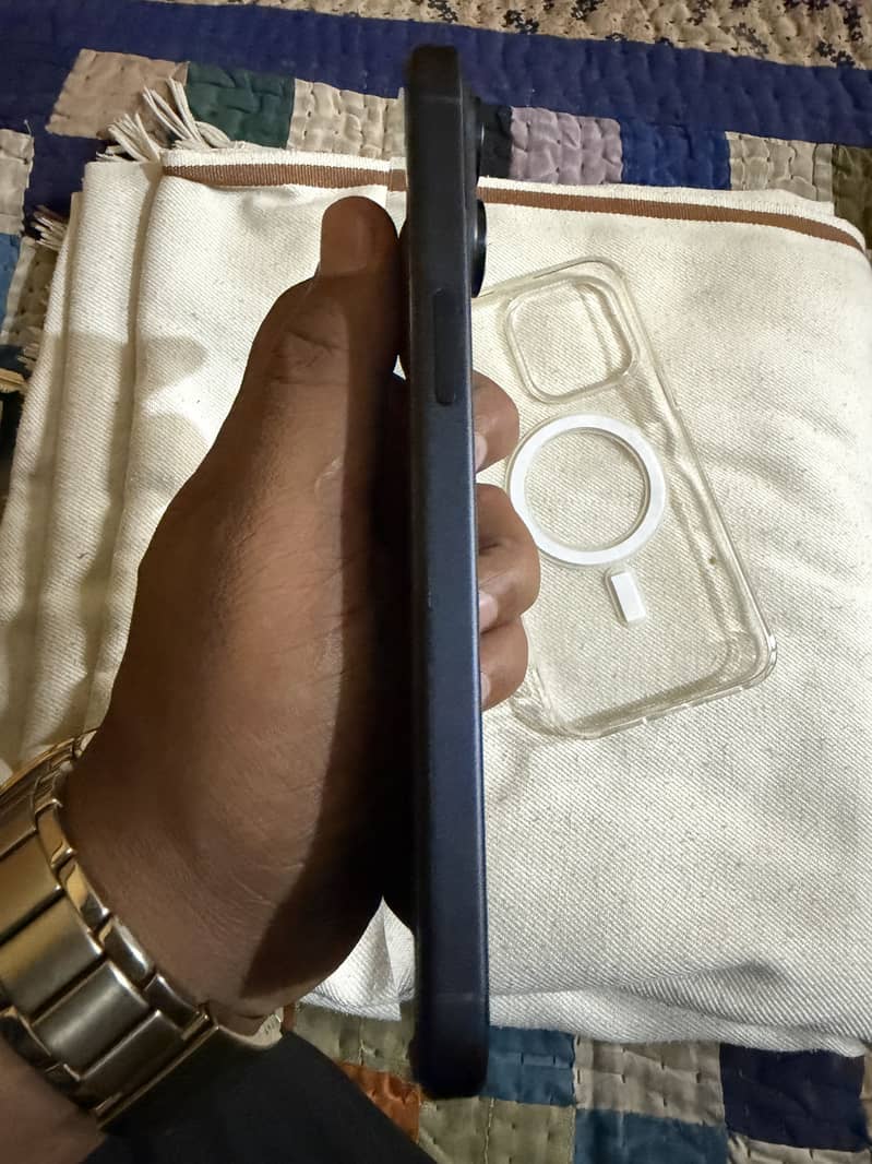 Apple iPhone 15 Pro Max 8