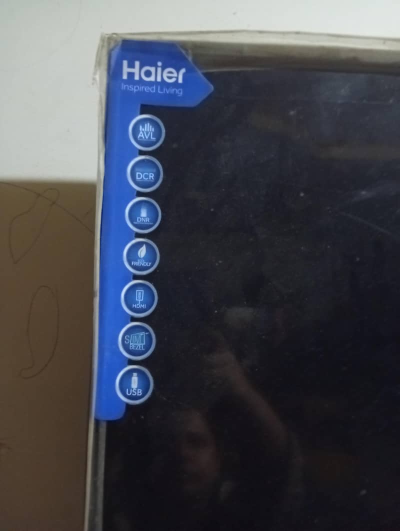 40 LCD 1