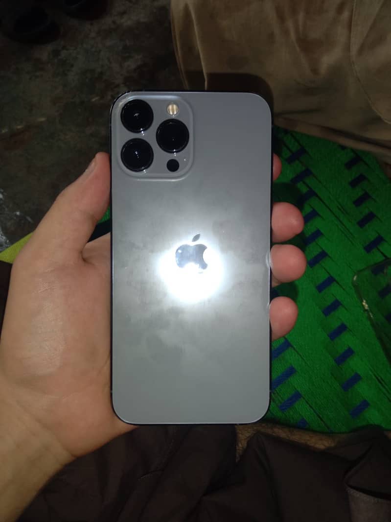 Apple iPhone 13 Pro Max 3