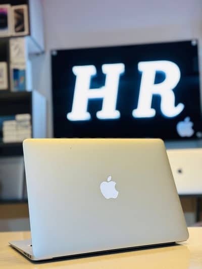 Macbook air 14 inch 8gb ram best for students and office workers