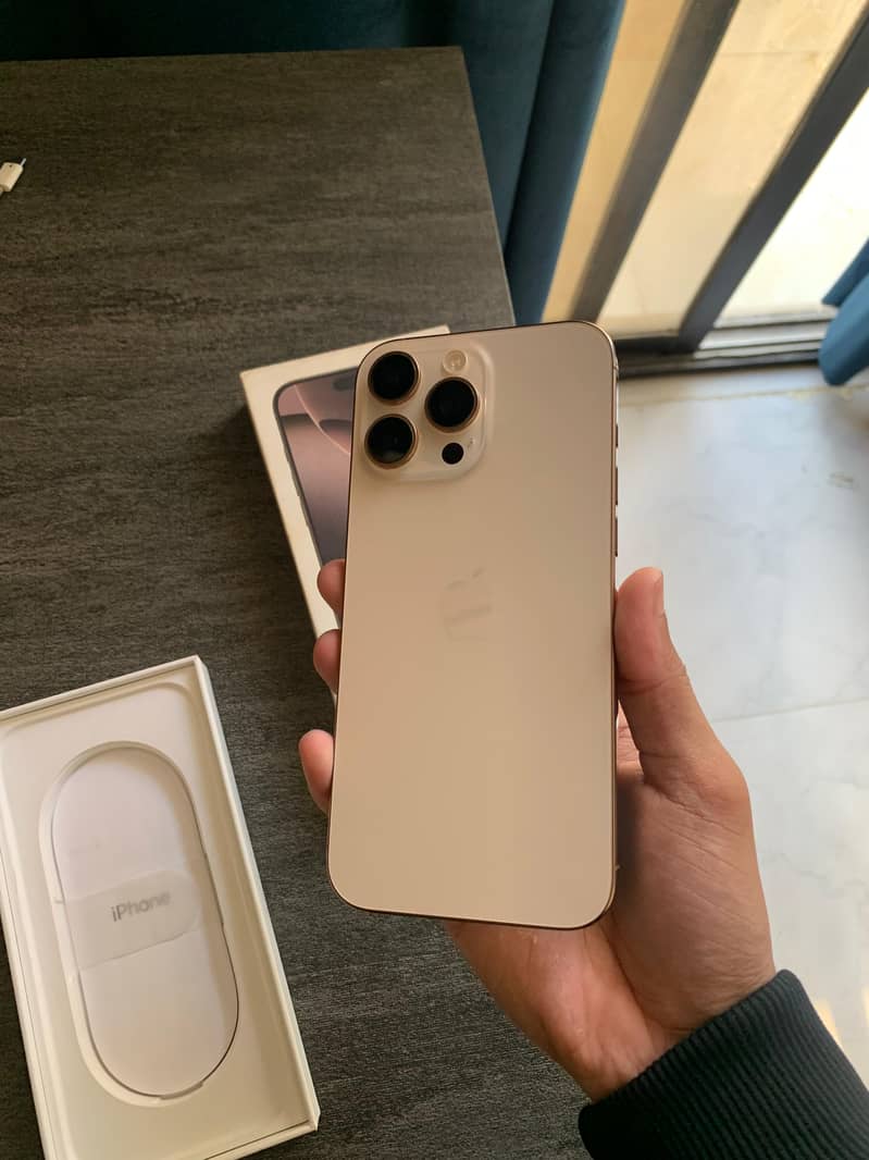 Apple iPhone 16 Pro Max 3