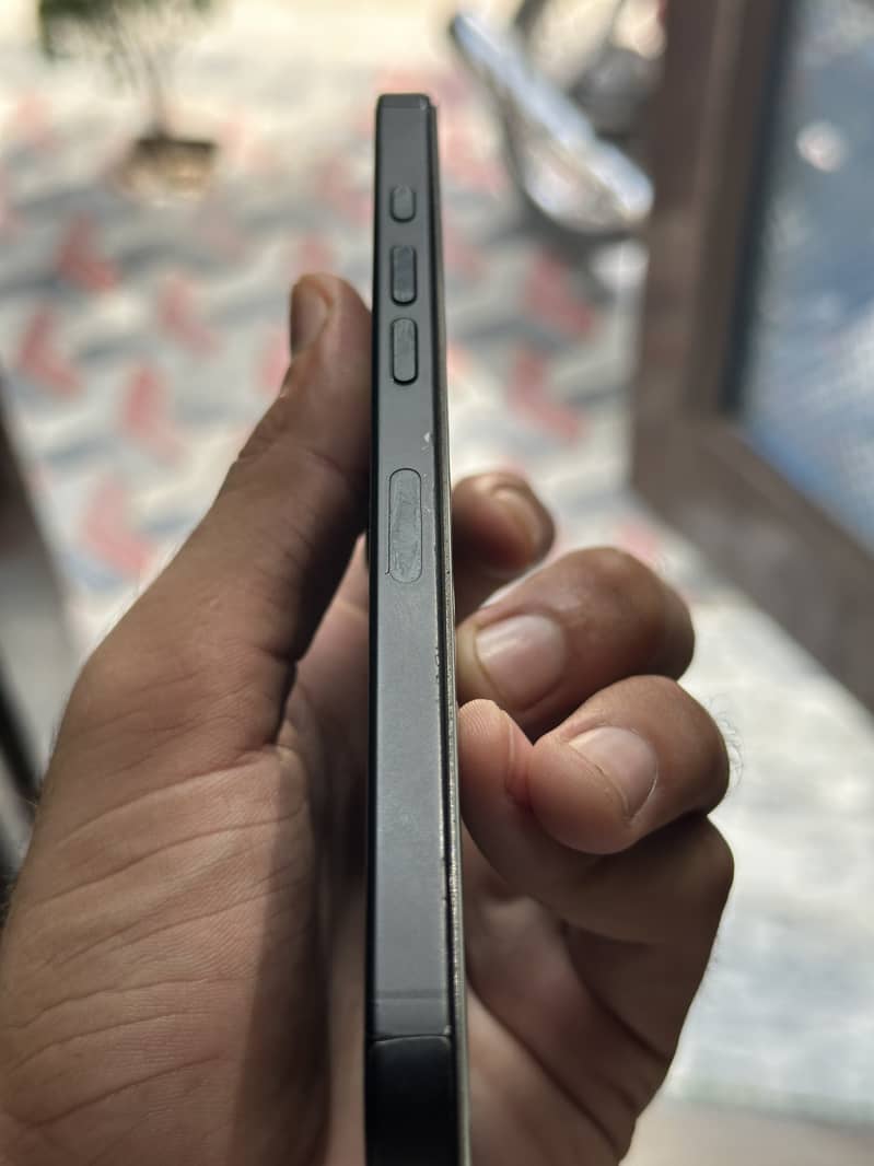 Apple iPhone 16 Pro Max 2