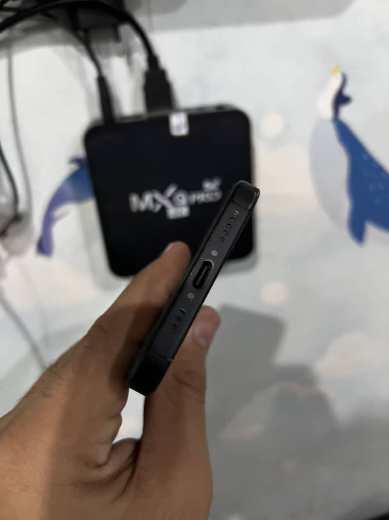 Apple iPhone 15 4